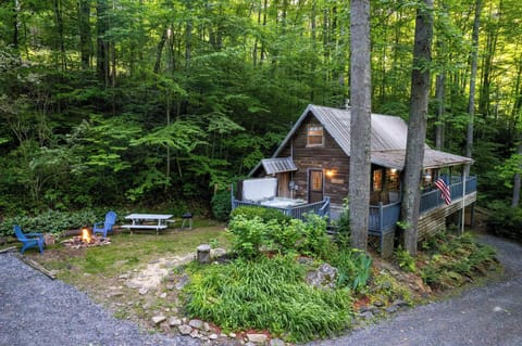 Welcome to Cabin on the Creek - The Cabin on the Creek, your cozy haven!