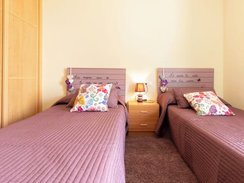 Furniture, Comfort, Building, Wood, Bed Frame, Textile, Bed, Flooring, Interior Design, Pillow