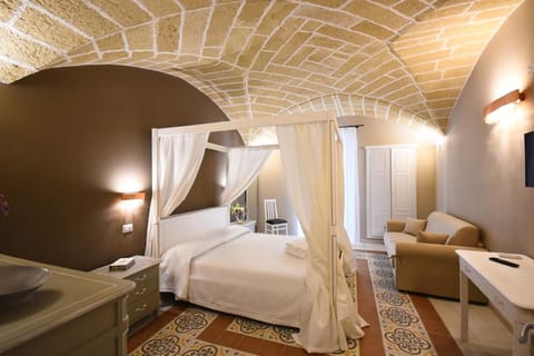 Superior Room, Balcony | Desk, free WiFi, bed sheets
