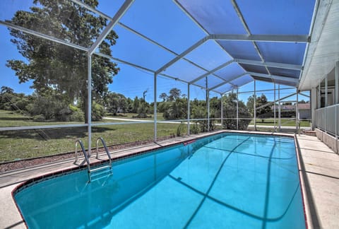 Spring Hill Vacation Rental | 3BR | 3BA | 2,700 Sq Ft | Step-Free Access
