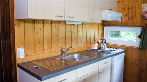 Comfort Chalet, 2 Bedrooms, Terrace (Le Soleil) | Interior