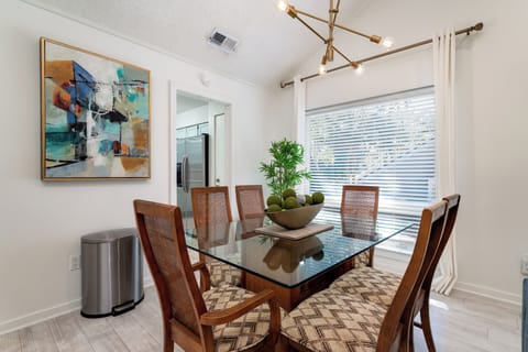 Dining room with seating for 6