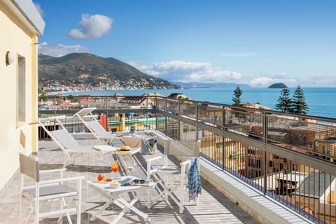 Exclusive Double Room | Terrace/patio