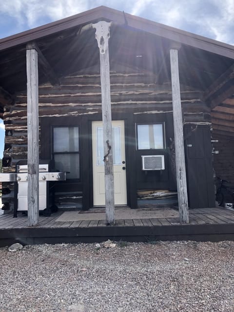 Peace and quiet just a short drive to the Devils tower monument and Warren peak.