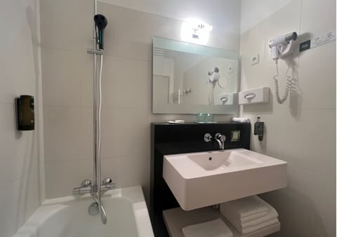 Superior Double Room | Bathroom | Eco-friendly toiletries, hair dryer, towels, soap