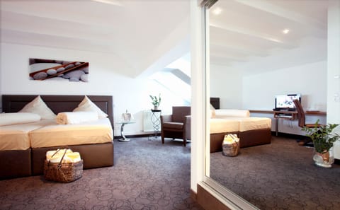 Superior Double Room, 1 Double Bed, Non Smoking, Mountain View | Premium bedding, minibar, in-room safe, individually furnished