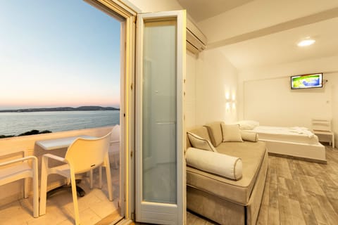 Superior Studio, Sea View | Beach/ocean view