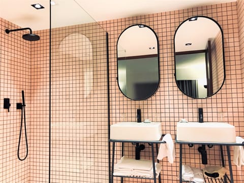 Triple Room, Terrace, Sea View | Bathroom | Hair dryer, towels