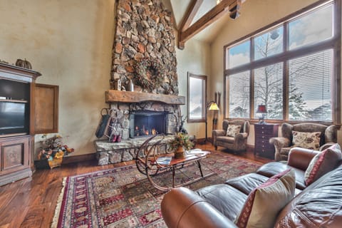Spacious and Comfortable Living Room with Sonos