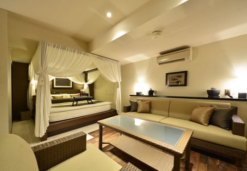Suite Room | WiFi (free), bed sheets