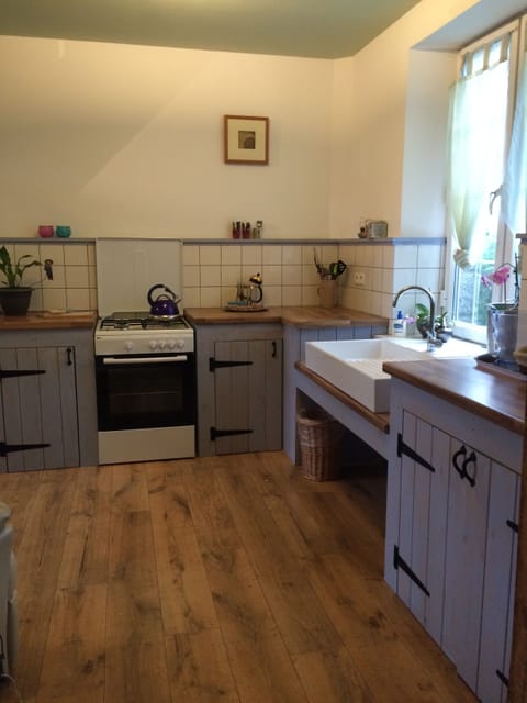 Cottage kitchen