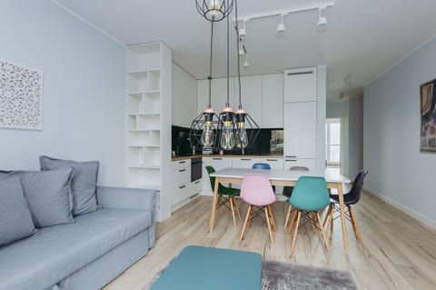 Apartment, Courtyard View | Private kitchen | Full-size fridge, oven, stovetop, dishwasher