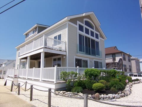 5612 Ocean Blvd. Brant Beach, NJ 1st Fl.  1 Off the Ocean!