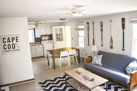 Living room with 43inch flat screen tv, YoutubeTv, Netflix, Disney+, PrimeTv