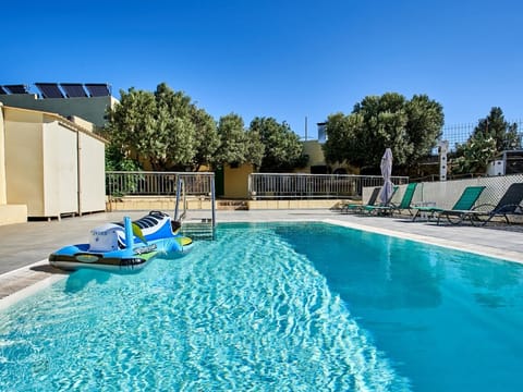 Holiday Home Swimming Pool