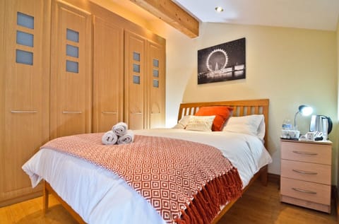 Deluxe Double Room | Desk, soundproofing, iron/ironing board, free WiFi