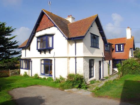 Charming first floor apartment | Bishops View, Polzeath