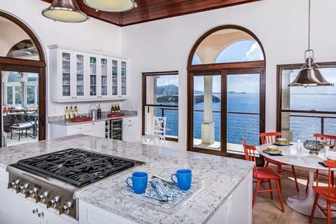 Finisterre Kitchen. Master Chef inspired layout and appliances
