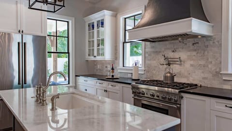 Chef's Kitchen - fully equipped