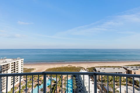 Breathtaking unobstructed view of the gulf from large balcony on 17th floor.