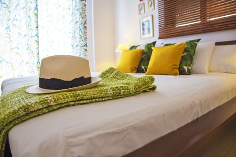 The exotic style in calm golden & green tones will help you relax and enjoy!