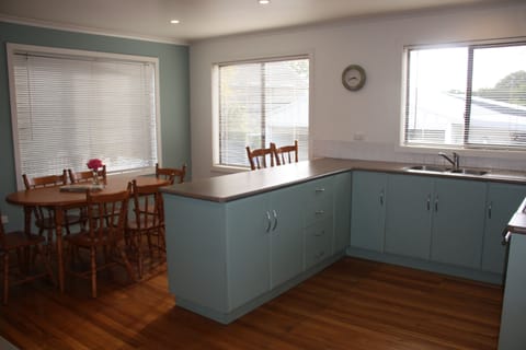 Bungalow | In-room dining