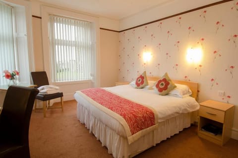 Seafield Suite | Individually decorated, individually furnished, desk, free WiFi