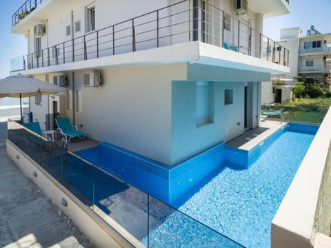 Sonja 2 apartment,pool,Beachfront,Chania, swimming pool