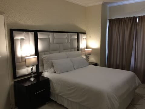 Basic Apartment, 3 Bedrooms | 3 bedrooms, blackout drapes, iron/ironing board, bed sheets