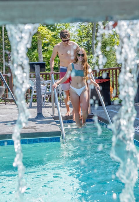 Outdoor pool, open noon to midnight, sun loungers