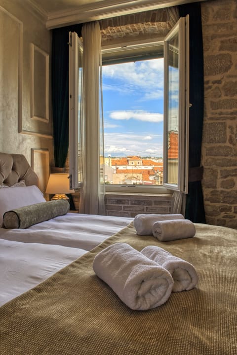 Design Double or Twin Room (14) | Premium bedding, minibar, individually furnished, desk