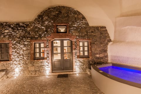 CASA SANTANTONIO - Senior Cave Apartment with outdoor Jacuzzi Apartment in Thera