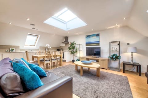 Apartment (2 Bedrooms) | Living area