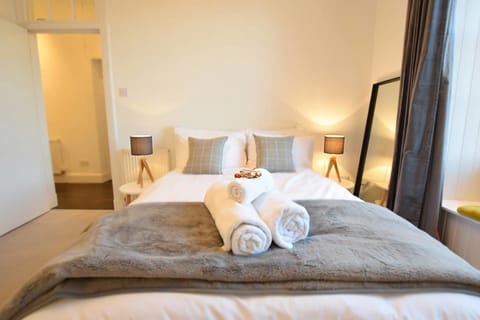Apartment (1 Bedroom) | 1 bedroom, blackout drapes, iron/ironing board, free WiFi