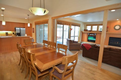 26 Fremont Crossing