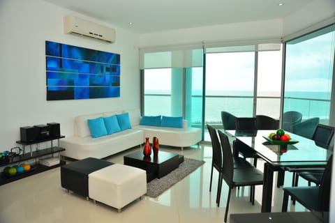 APARTAMENTO AMPLIO 3 ALCOBAS FRENTE PLAY