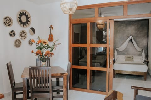 Suite Naranja | Minibar, in-room safe, free WiFi, bed sheets