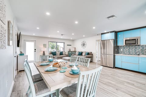 Dining Space | Dishware/Flatware