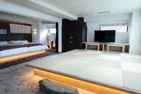 Premium Suite, Up to 5 Adults, Non Smoking | In-room safe, blackout drapes, free cribs/infant beds, free WiFi