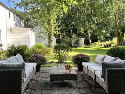 Outdoor living room 