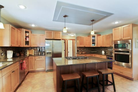 Center Island for enjoying your breakfast with the family