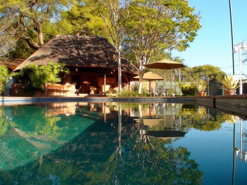 2 outdoor pools