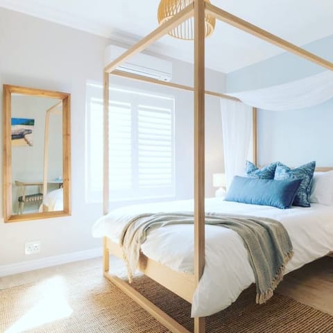 Room (Queen) | 1 bedroom, premium bedding, minibar, in-room safe