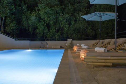 Seasonal outdoor pool, sun loungers