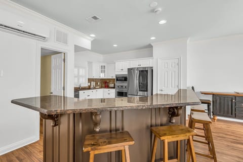 Emerald Belle - Miramar Beach - Kitchen