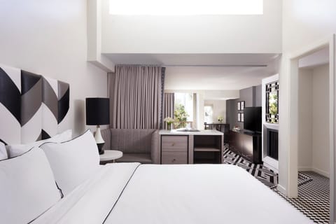 Egyptian cotton sheets, premium bedding, down comforters, pillowtop beds