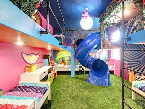 4 cozy Jr beds (70x160 cm) for kids' restful sleep.