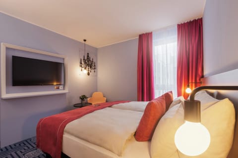 Hypo-allergenic bedding, in-room safe, soundproofing