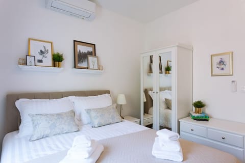 Standard Apartment | Soundproofing, iron/ironing board, free cribs/infant beds, free WiFi