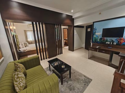 Basic Suite | Soundproofing, WiFi (free)
